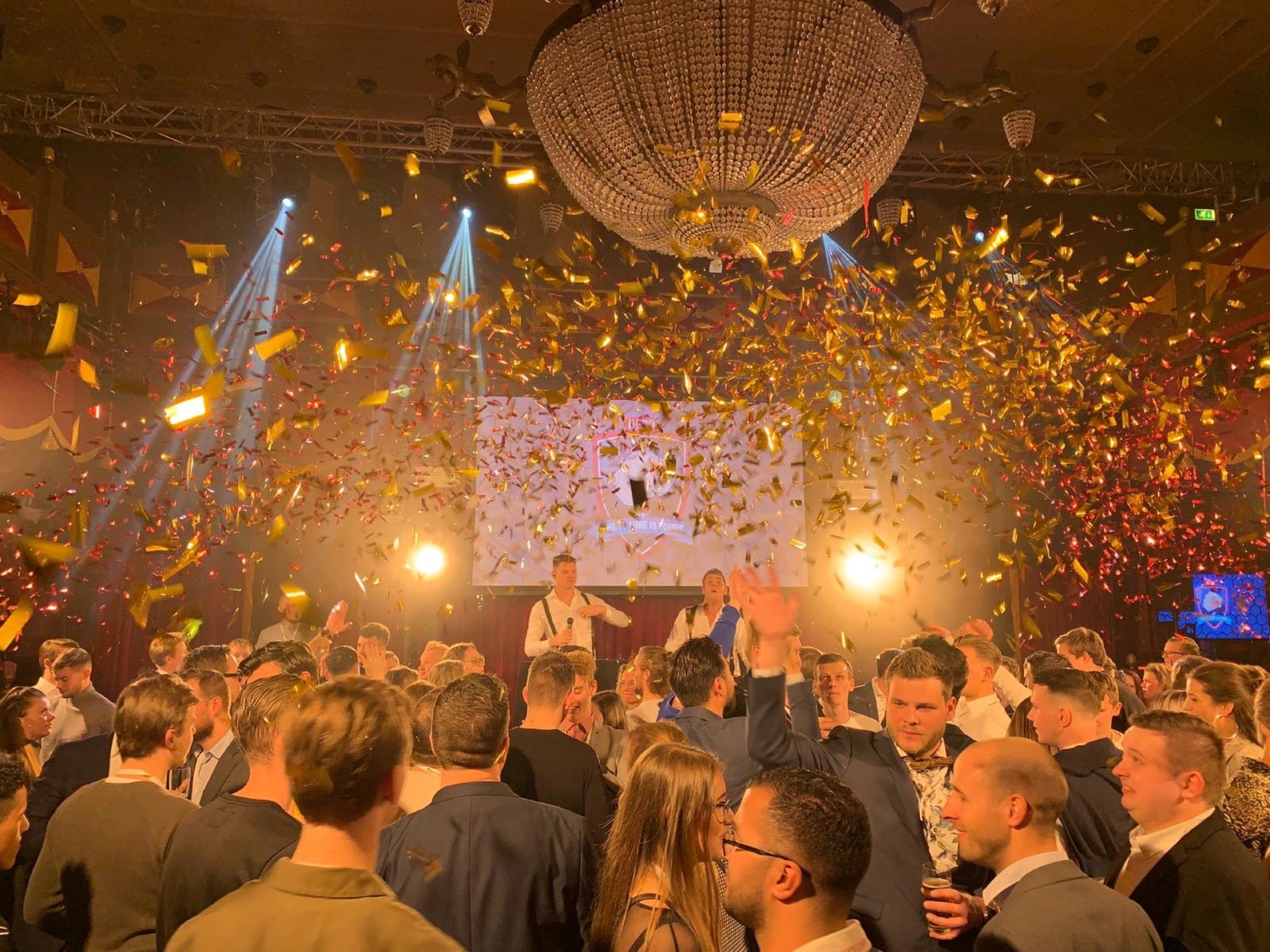 Het eindresultaat: confetti boven de zaal tijdens de Domino Awards